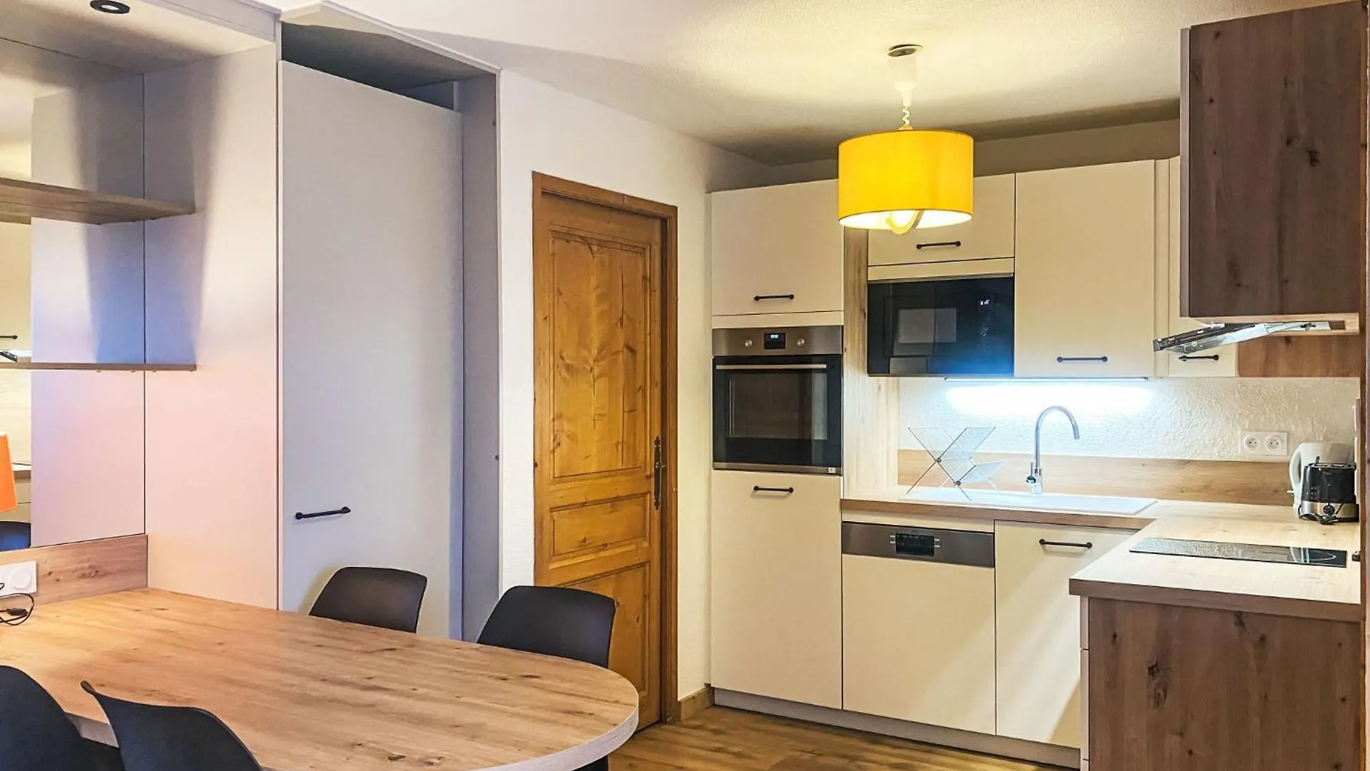 Apartment L'Espace Montagne-11 By Interhome Chamonix 0*,  France